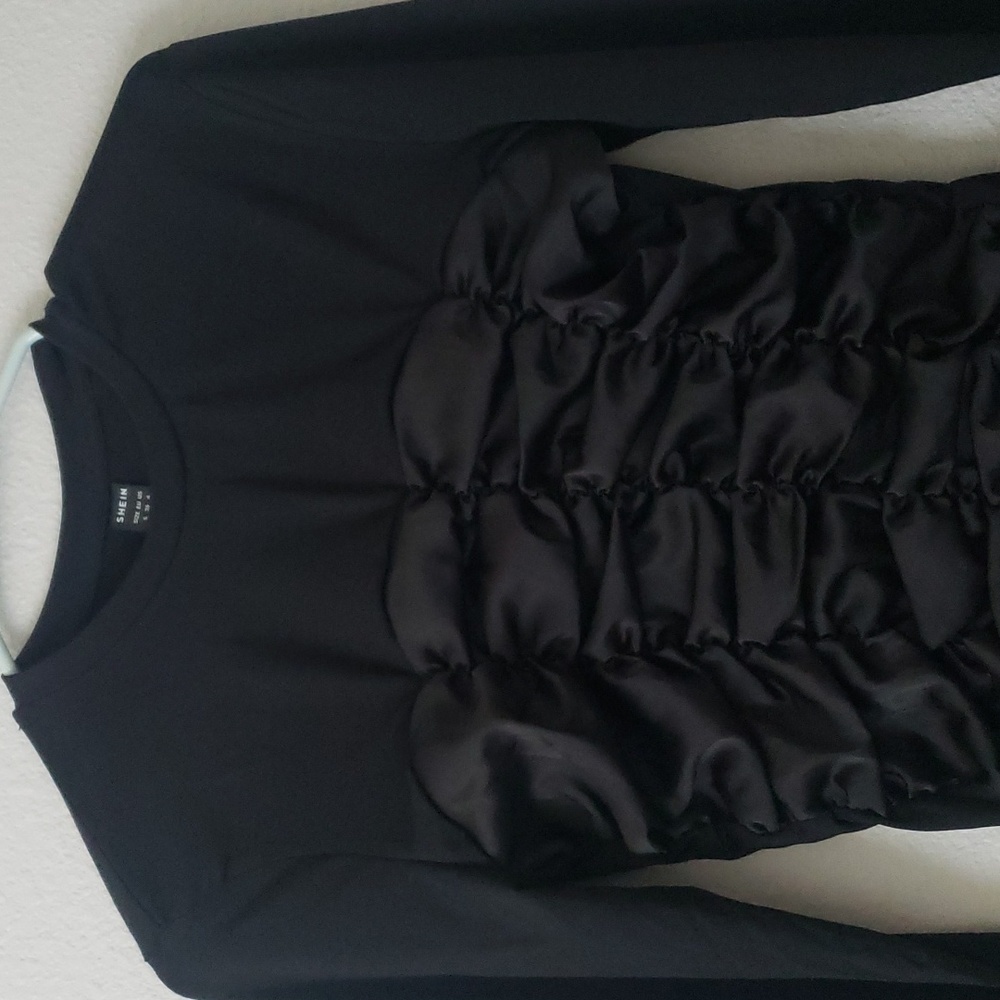 Solid Ruched Slim Fit Tee - Picture 3 of 4